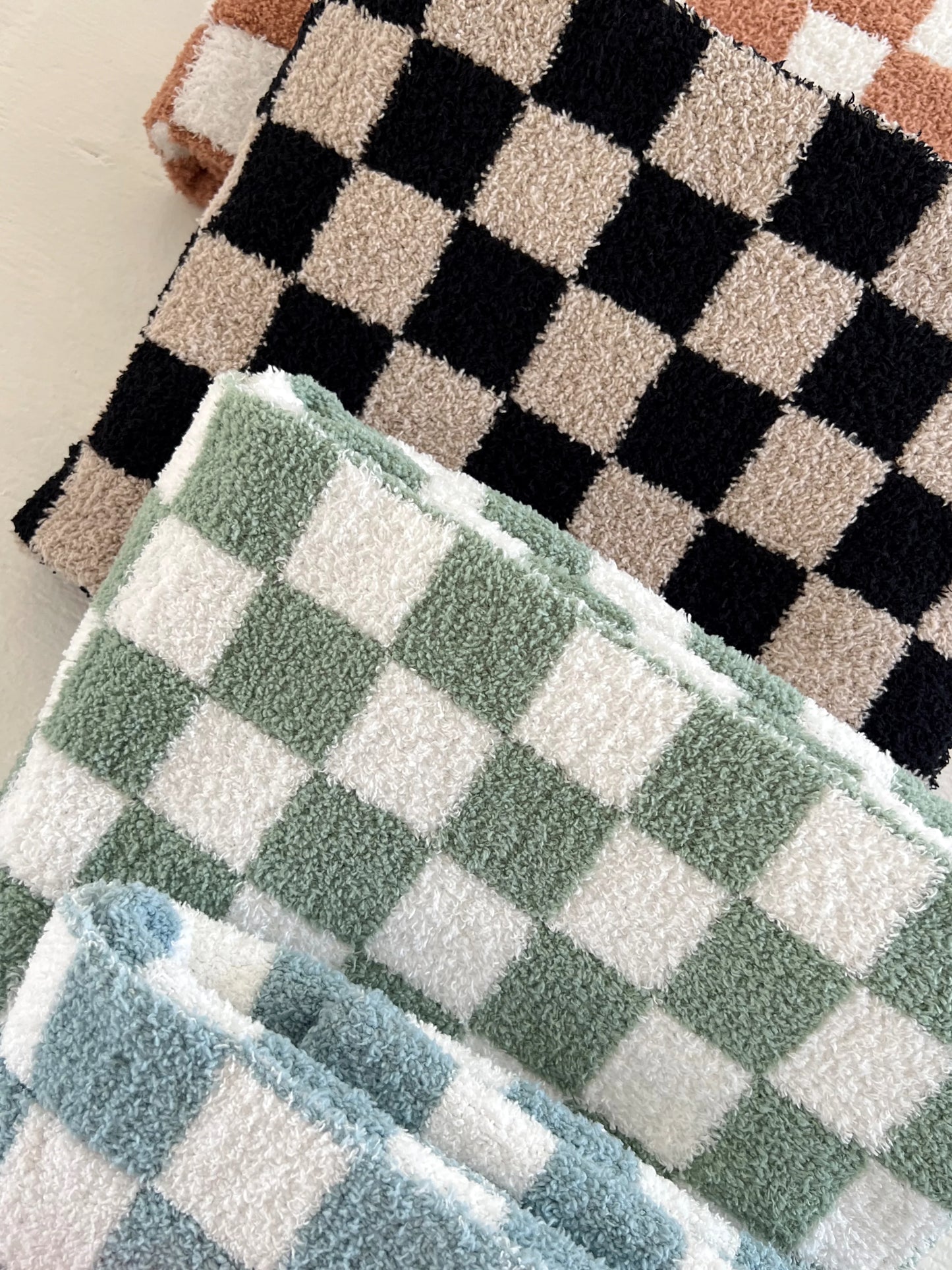 Phufy® Bliss Checkerboard Mini Blanket | Black-Cocoa