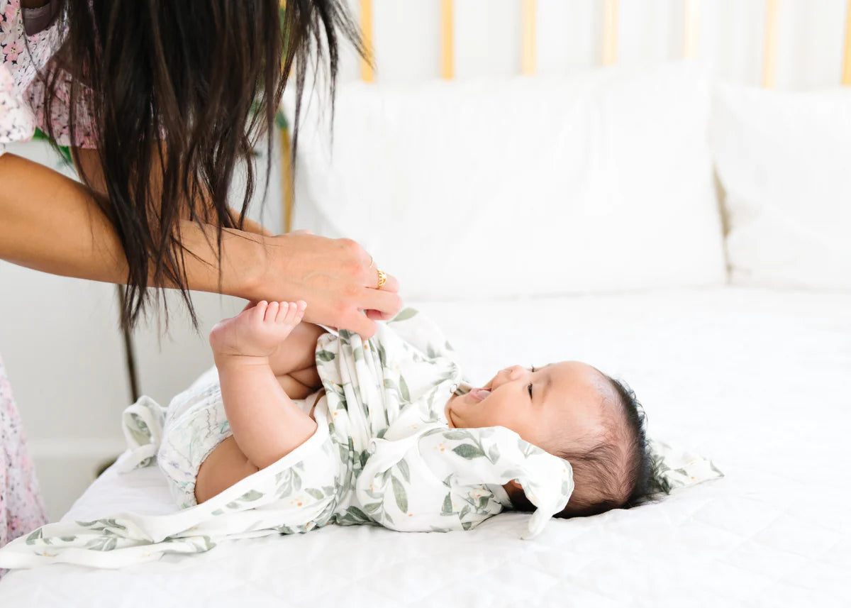 Fern Newborn Knotted Gown