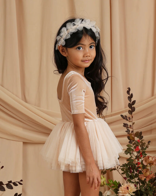 Thea Tutu | Antique