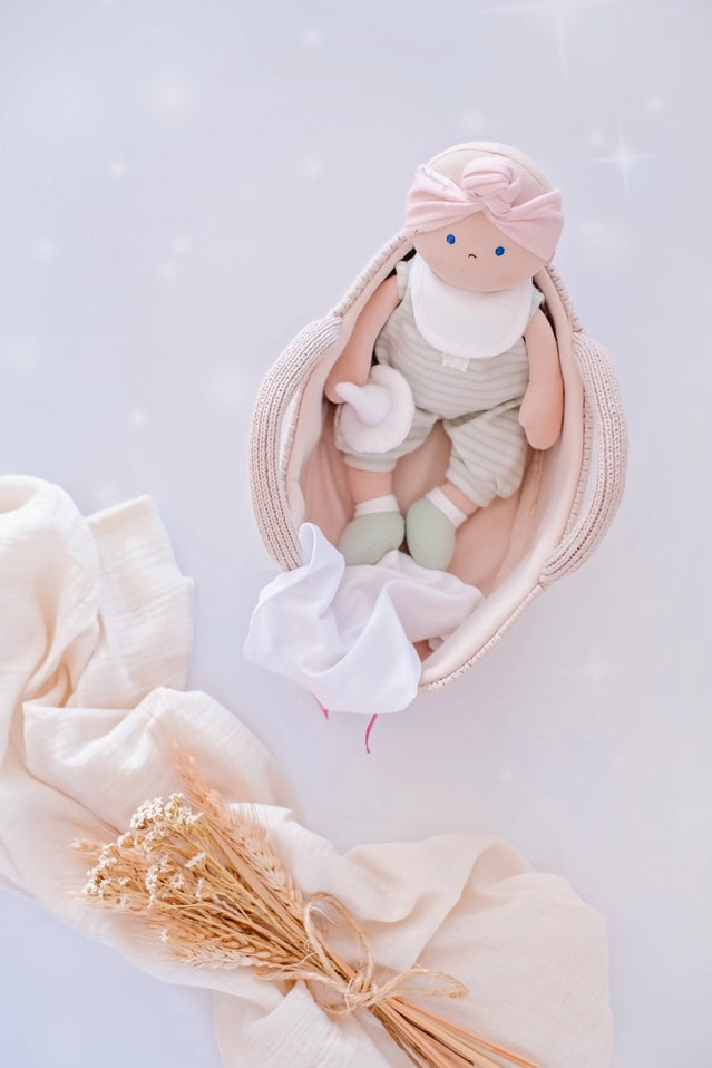 Knitted Carry Cot W/Remi Baby Light Skin, Soother & Blanket